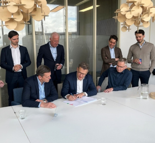 Samenwerking Top Systens Hybrid Power Units Holland Capital website overzicht